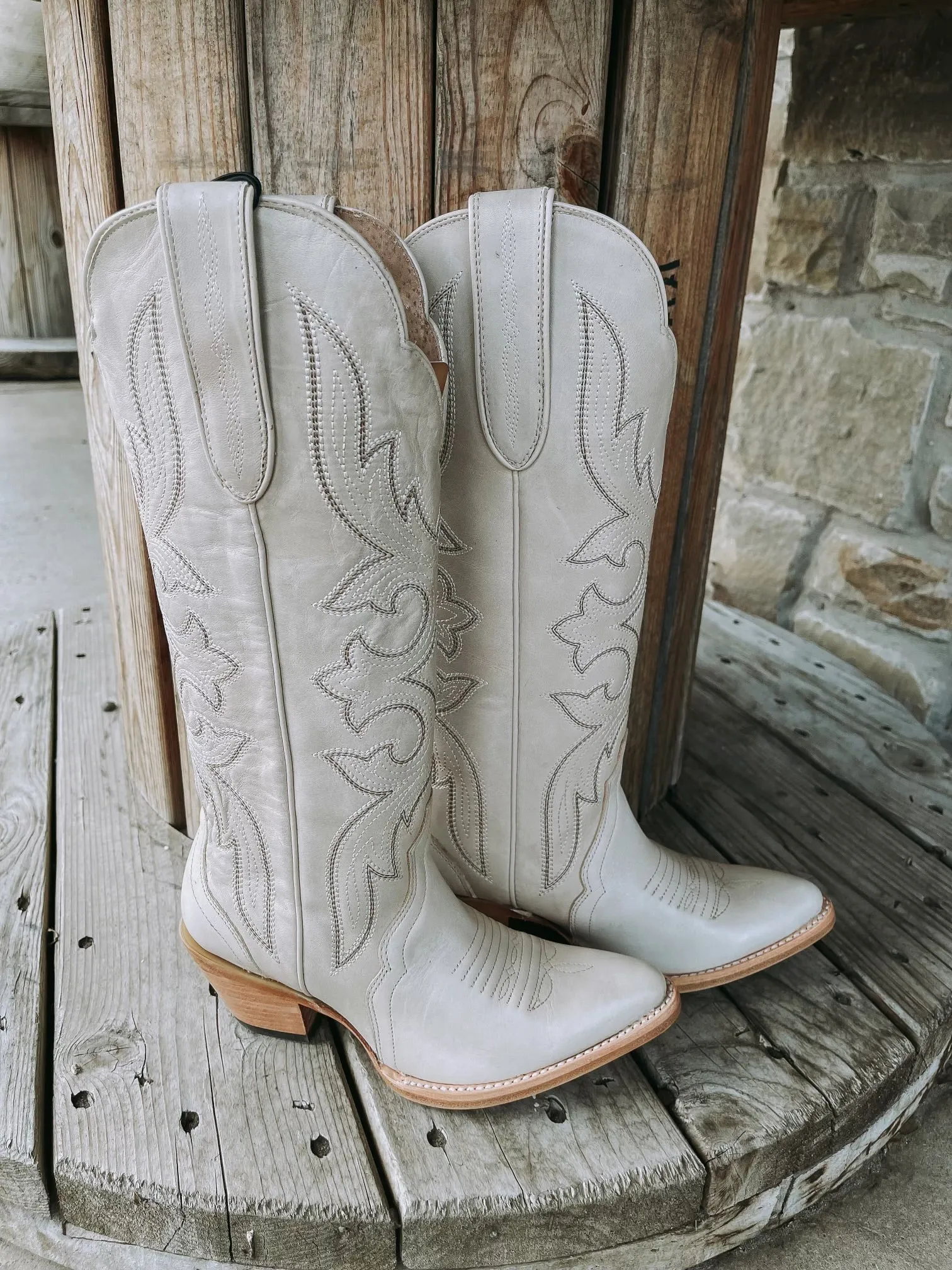 Ariat WMS Belinda Stretchfit Bone Boots