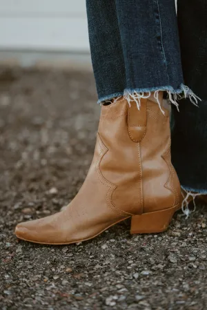 Arlo Boots