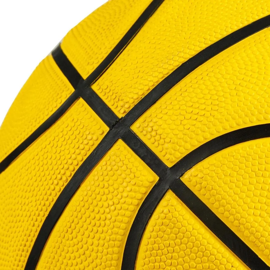 Ballon de basket r100 de taille 5 jaune jusqu'à 10 ans pour débuter.