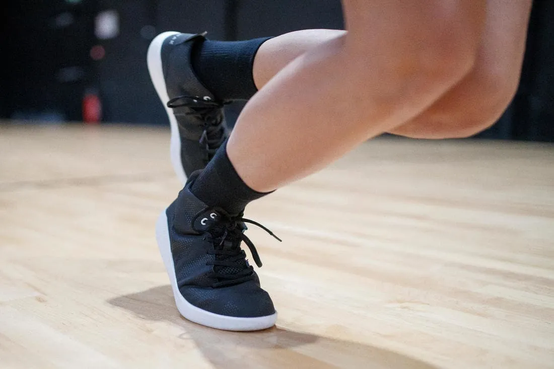 CHAUSSURES DE BASKETBALL TIGE HAUTE HOMME/FEMME DÉBUTANT - PROTECT 100 NOIR
