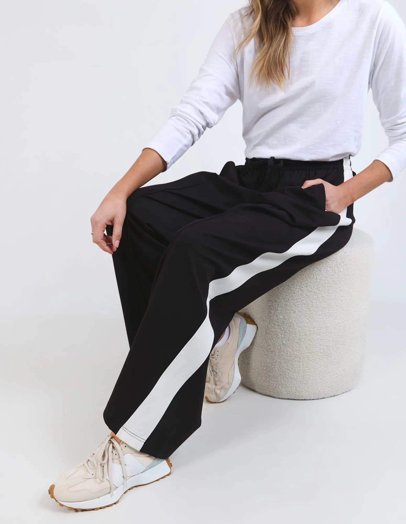Elm Lifestyle II CARMEN Pant - black