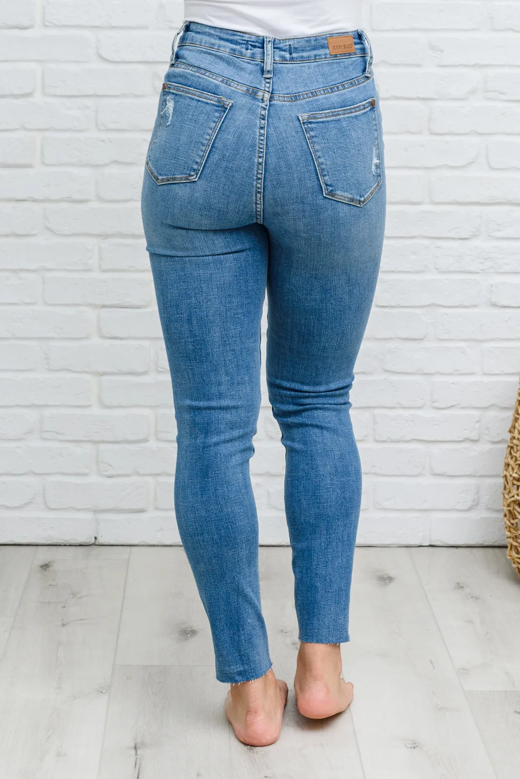 JUDY BLUE Hi-waisted Dandelion Embroidery Skinny
