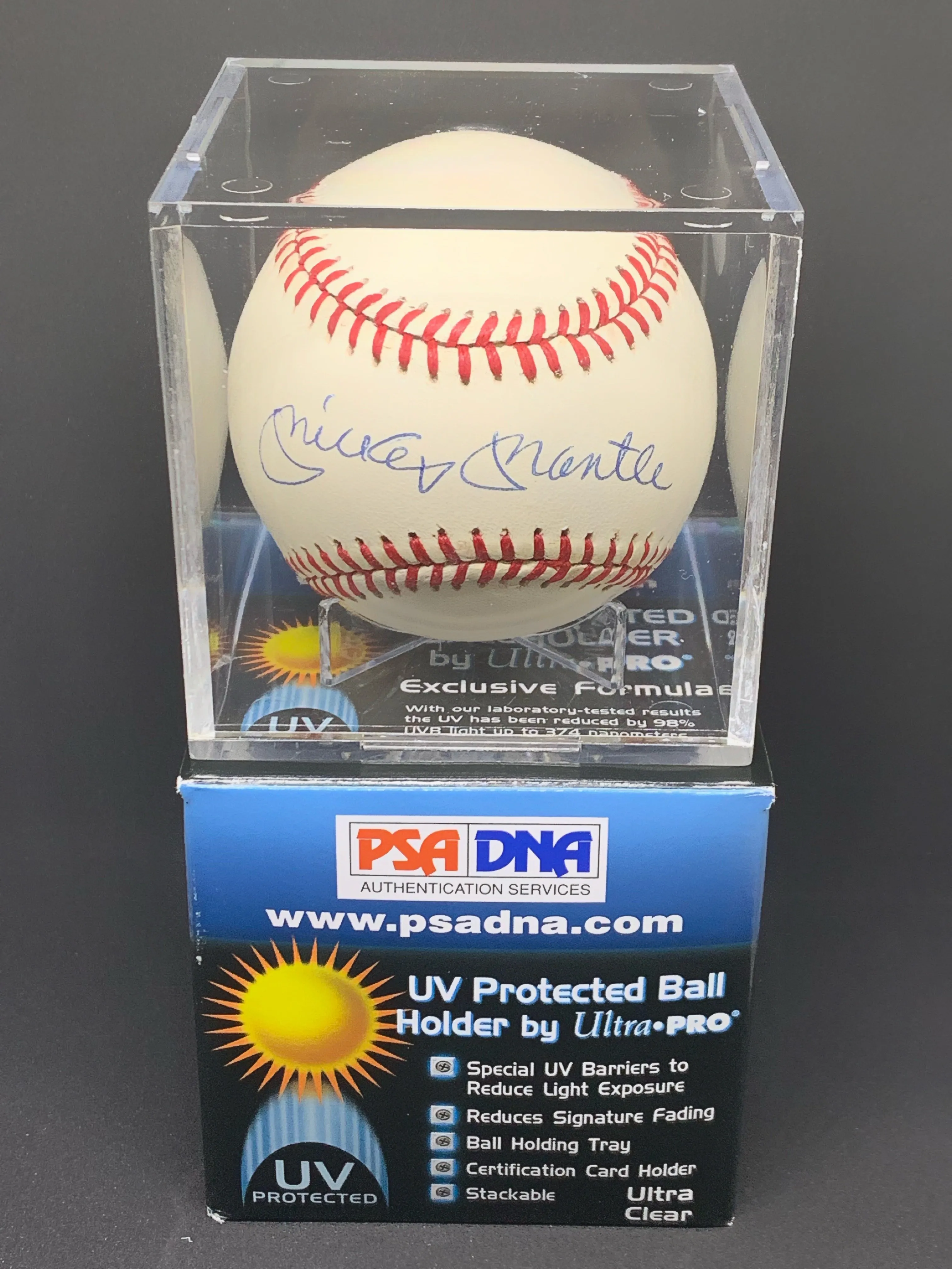LED Photo Box Sports Cards Pro Edition 8in x 8in with USB Cable, Travel Bag and 2 Backgrounds