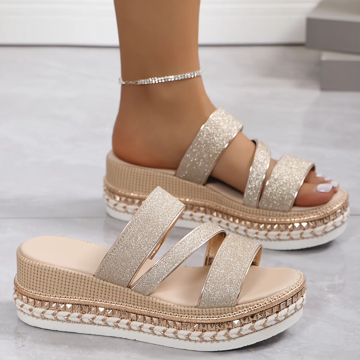 Lindy - Cozy Spring Sandals