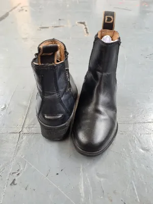 New children's size 11 Dublin jodhpurs boots