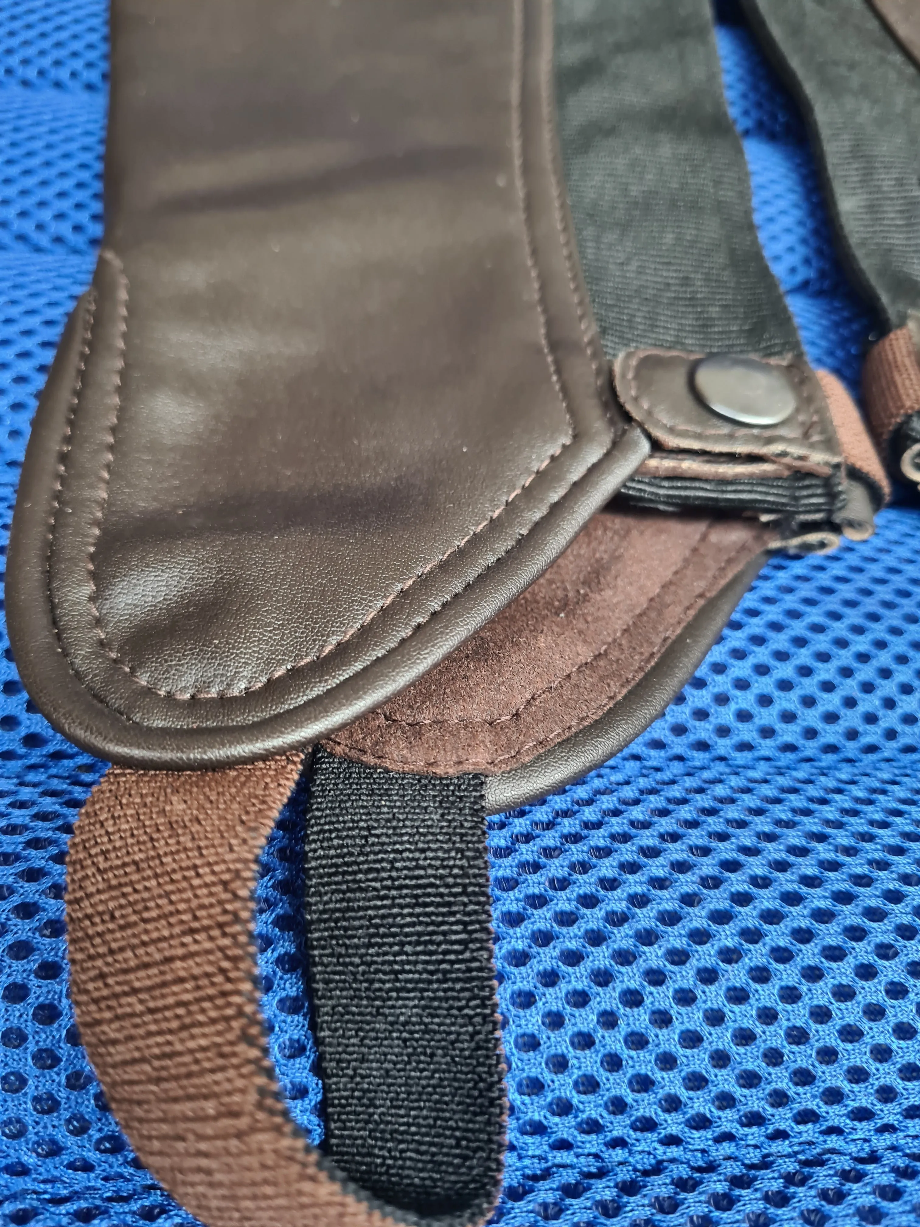 NEW IN PACKAGING Shires chaps brown   ✅️