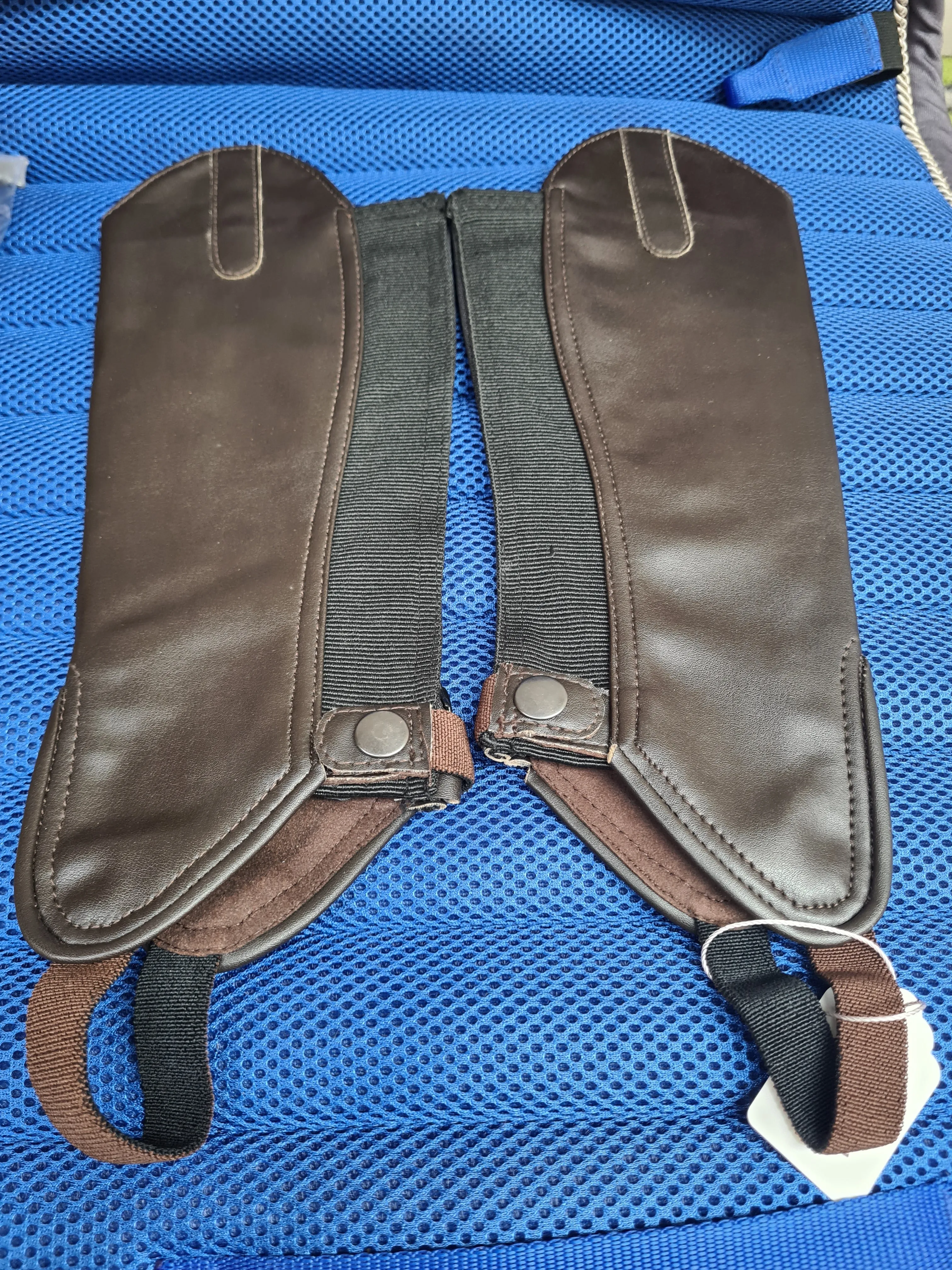 NEW IN PACKAGING Shires chaps brown   ✅️