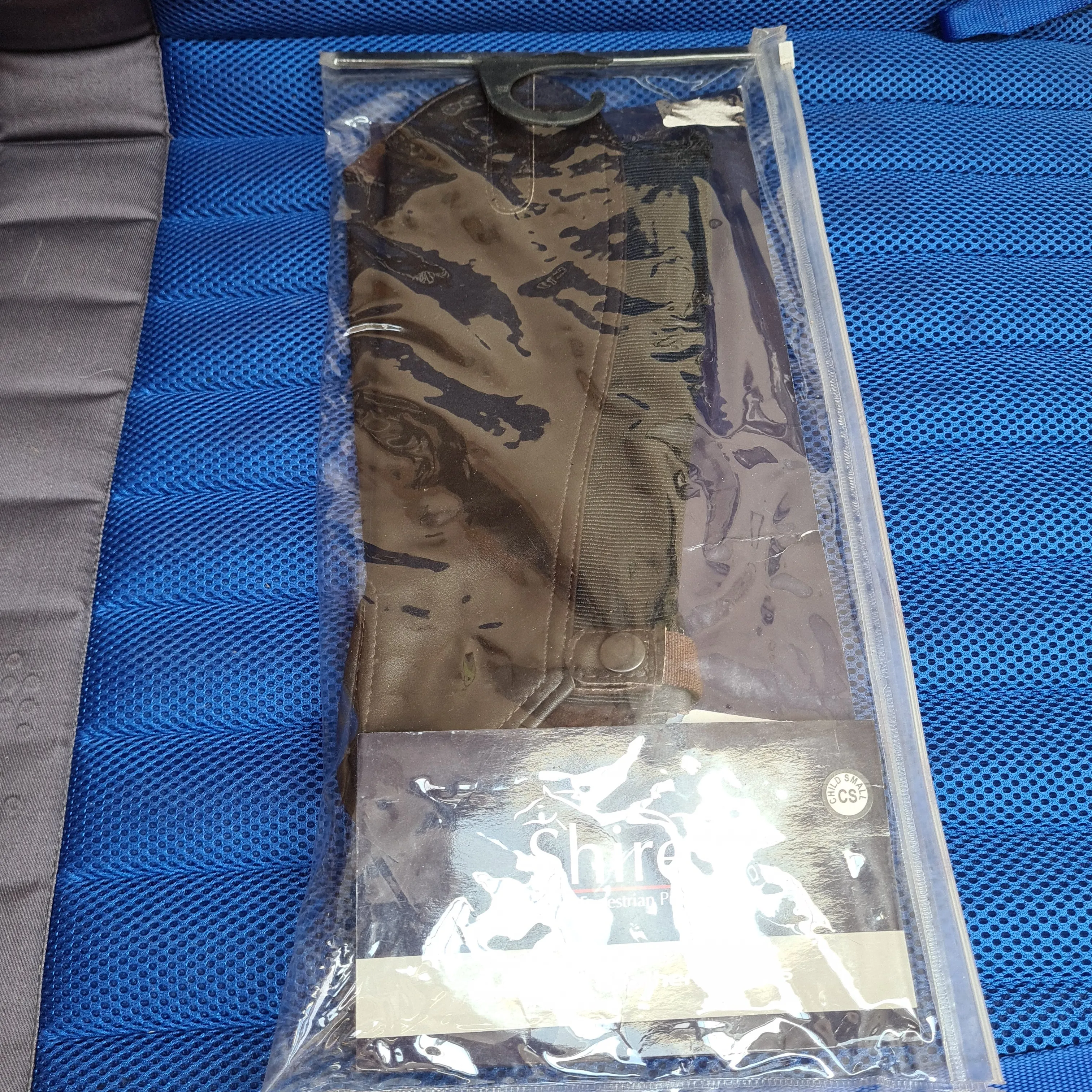 NEW IN PACKAGING Shires chaps brown   ✅️