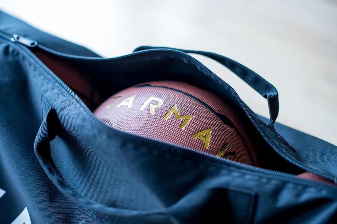 Sac de basket résistant pour transporter jusqu'à 5 ballons de tailles 5 à 7.
