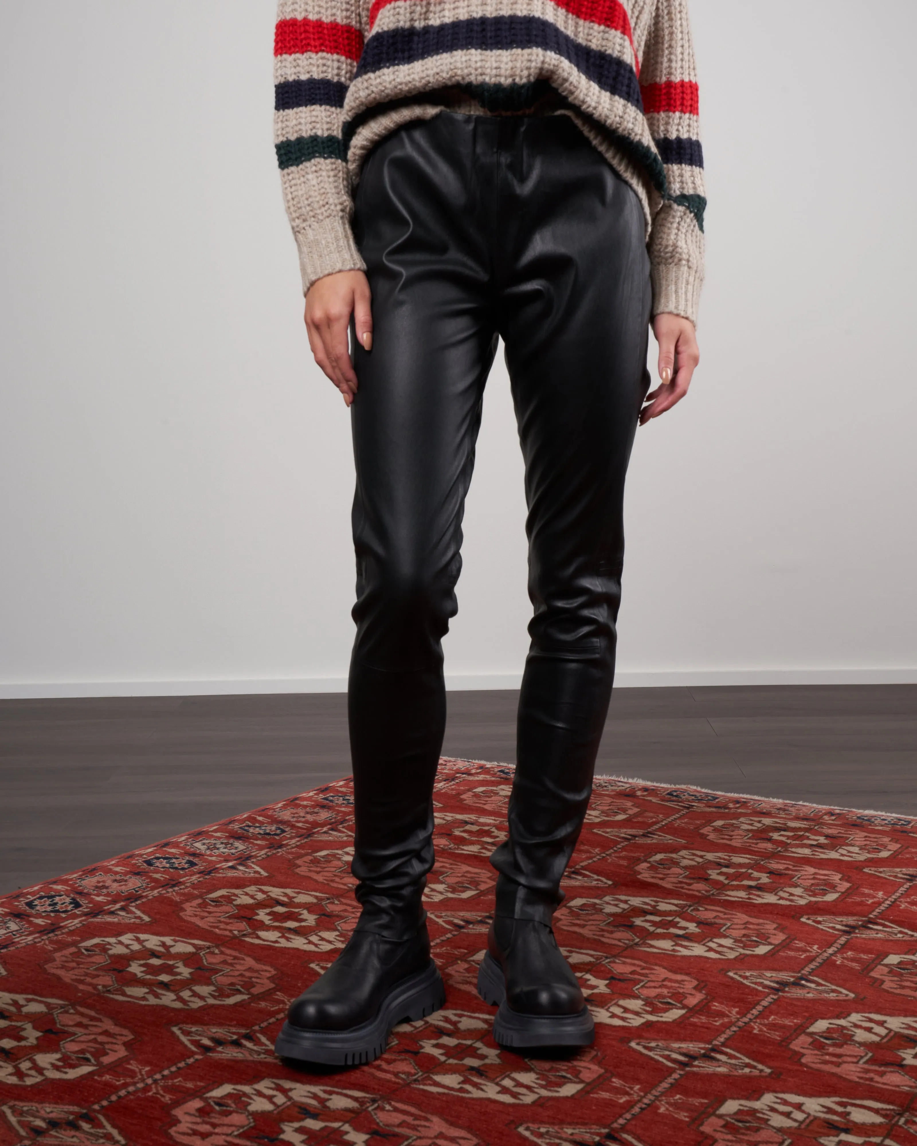 stretch leather legging - black