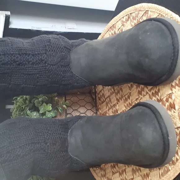 UGG KNITTED AND LEATHER BOOTS