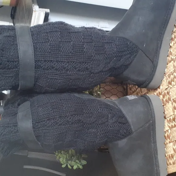 UGG KNITTED AND LEATHER BOOTS