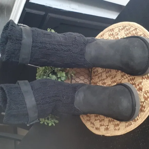 UGG KNITTED AND LEATHER BOOTS