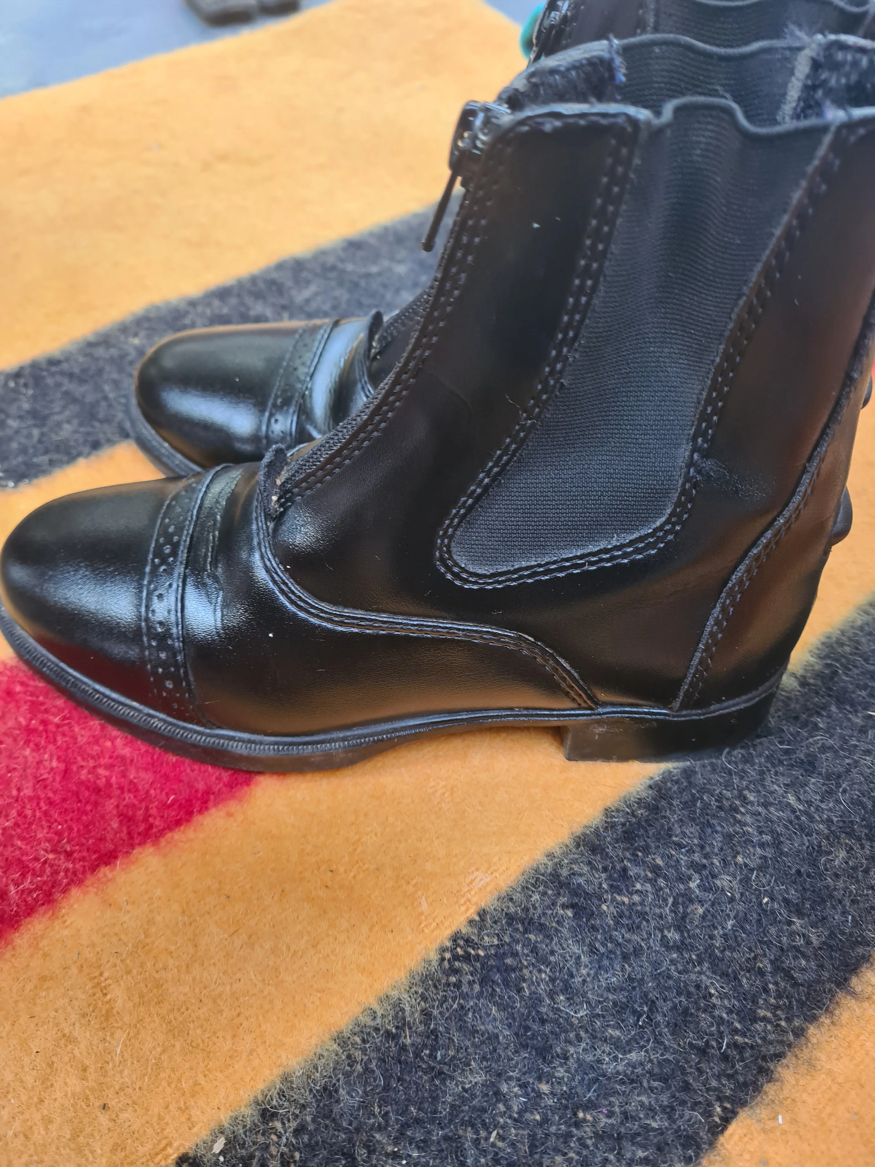 Used Kids size 1 shires black jodhpur boots