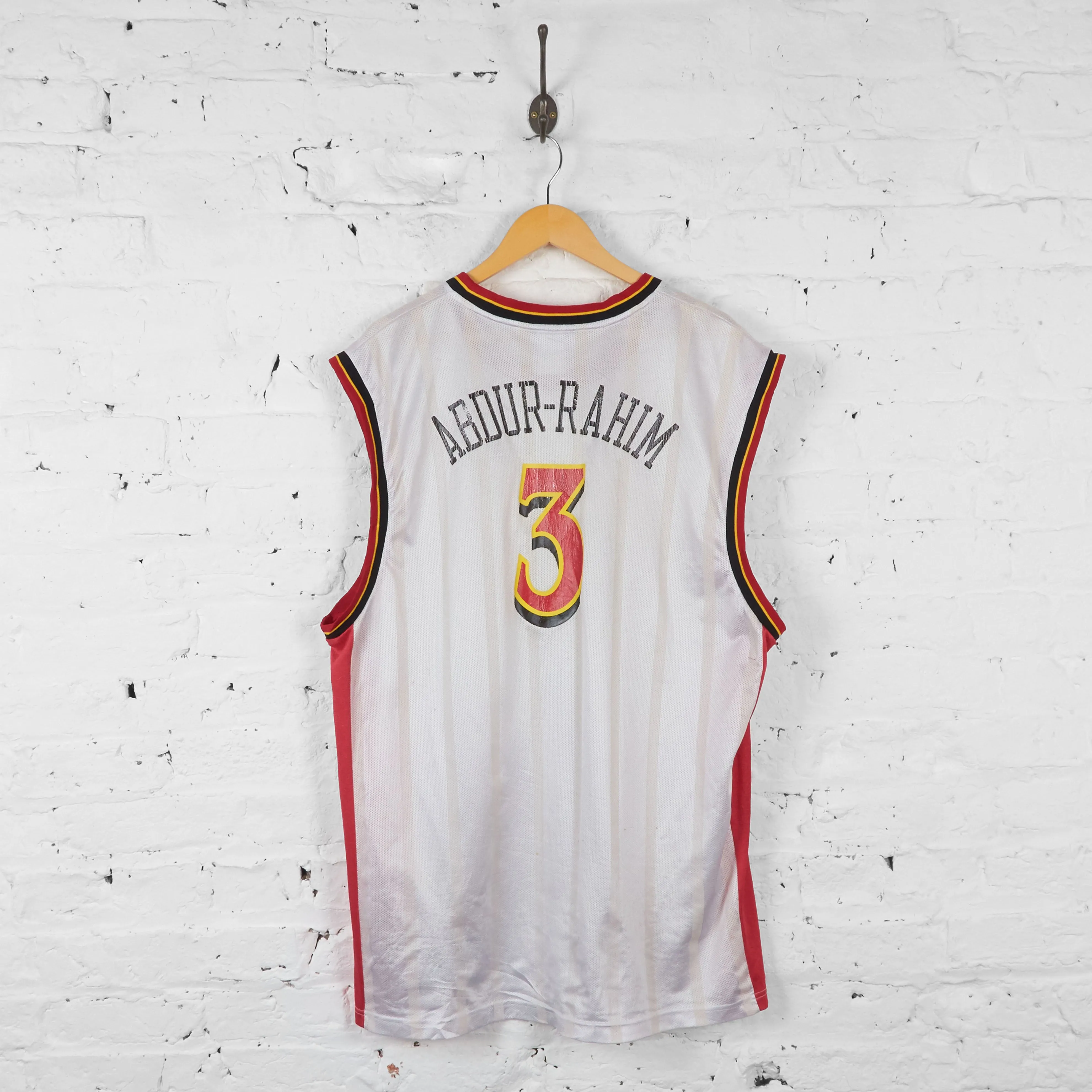 Vintage Atalanta Hawks Reebok NBA Jersey - White - L