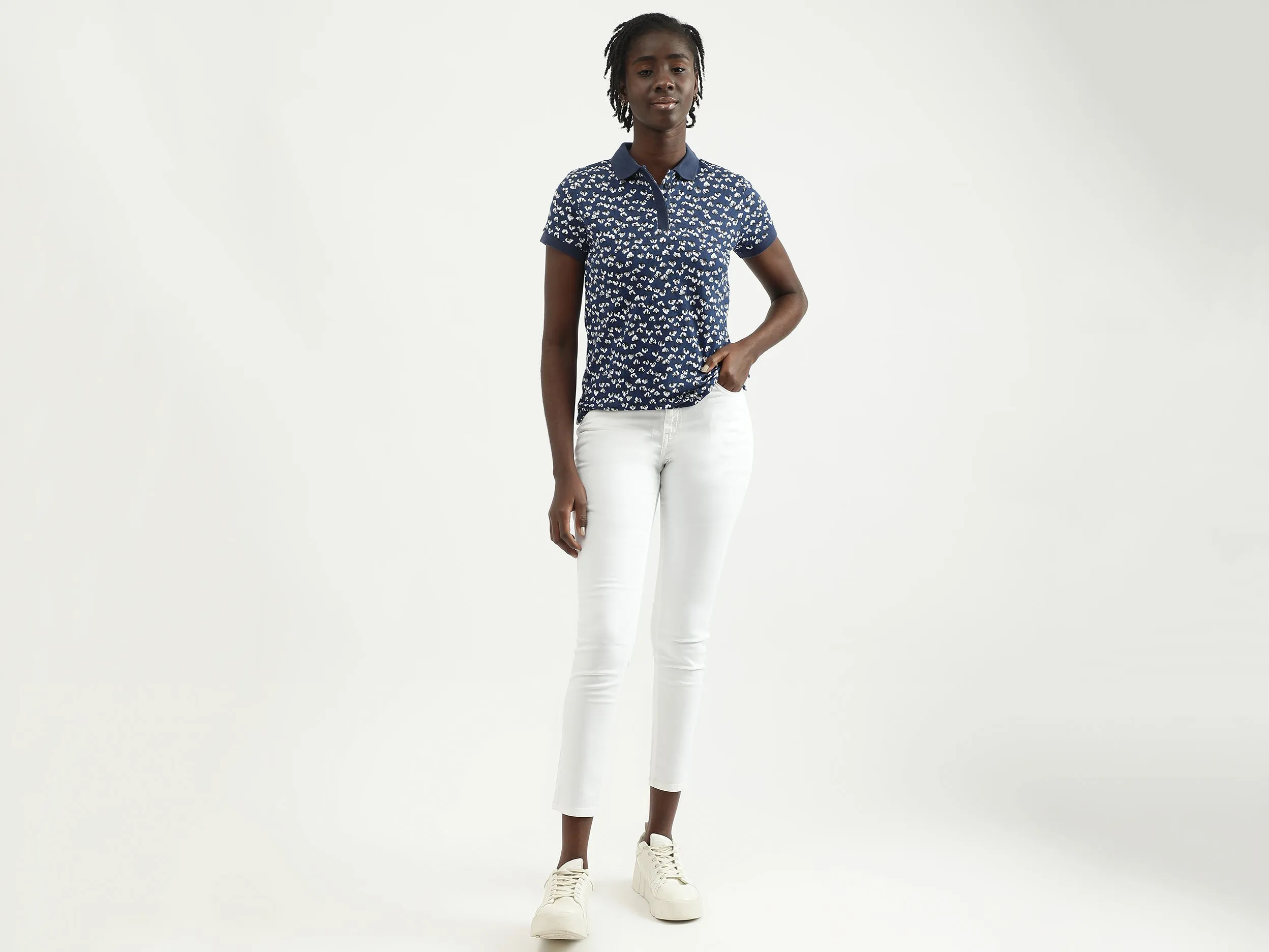 Women Solid Skinny Fit Jeans